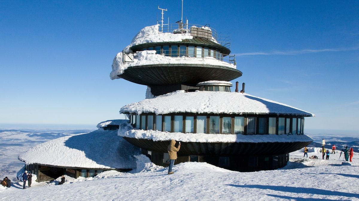 Nová Sněžka. Poláci chtějí přestavět hvězdárnu na nejvyšší české hoře